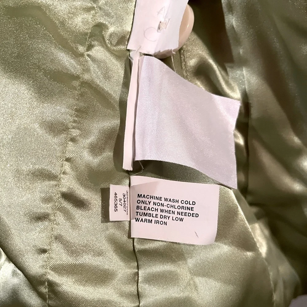 Gap Women’s Fall Jacket.  Size M - Picture 4 of 8